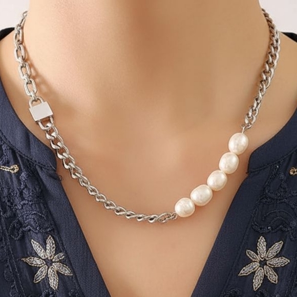 ποΈPadlock Freshwater Pearl 18K White Gold Plated Stainless Steel Necklace - Picture 8 of 15